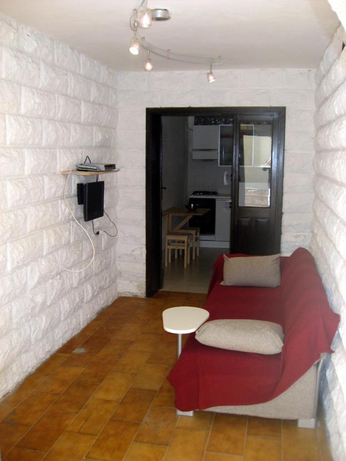 Nice Apartments In Waterfront Villa In Bosa Porto Alabe Tresnuraghes Extérieur photo