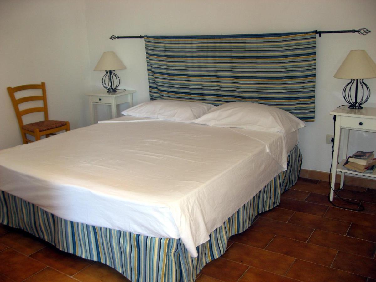 Nice Apartments In Waterfront Villa In Bosa Porto Alabe Tresnuraghes Extérieur photo